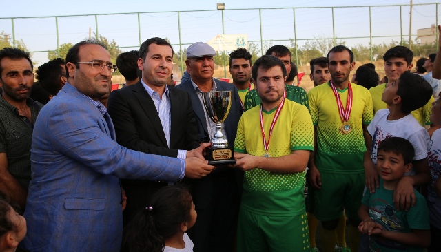 Şanlıspor’ın Şampiyonluk Kupasını Başkan Baydilli Verdi