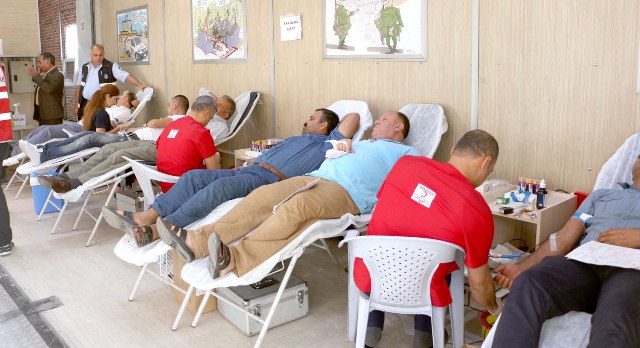 Ceylanpınar Belediyesinden Kızılay'a Kan Bağışı 