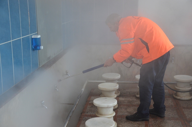 Siverek Belediyesi Camilerde Genel Temizlik Çalışmasına Başladı