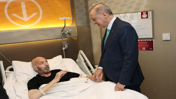 CUMHURBAŞKANI ERDOĞAN'DAN HALİL ÖZCAN'I HASTANE ZİYARETİ