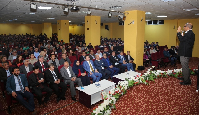 Karaköprü Belediyesinde Etkili İletişim Semineri Verildi