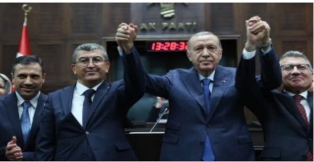 PARTİLERİNDEN İSTİFA EDEREK AK PARTİ'YE KATILDILAR 