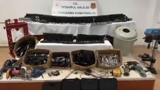 ŞANLIURFA MERKEZLİ OPERASYONDA CEPHANELİK ELE GEÇİRDİ 