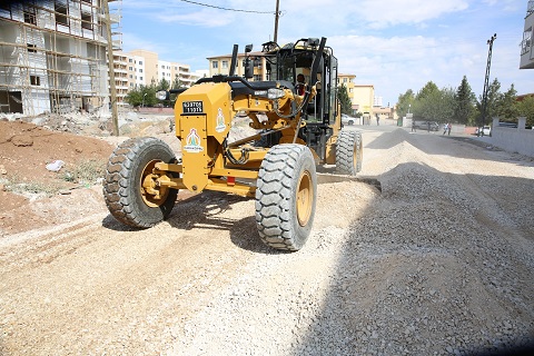 BAŞKAN BAYDİLLİ KARAKÖPRUYE YENİ YOLLAR KAZANDIRIYOR