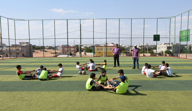 Hilvan'da geleceğin futbolcuları yetişiyor