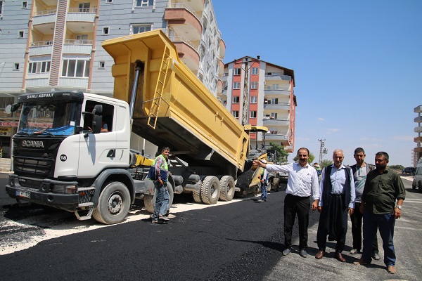 BÜYÜKŞEHİRDEN SİVEREKTE ASFALT ATAĞI