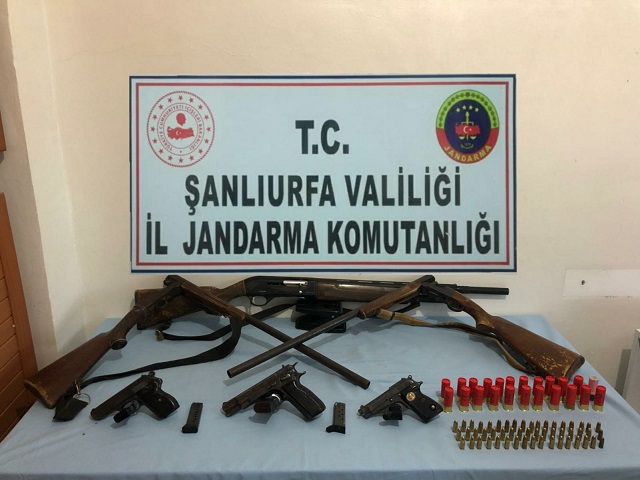 JANDARMA SİLAH KAÇAKÇILARINA GÖZ AÇTIRMADI