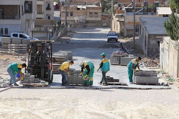 KARAKÖPRÜ'DE YENİ YOLLAR İLE TRAFİK RAHATLIYOR