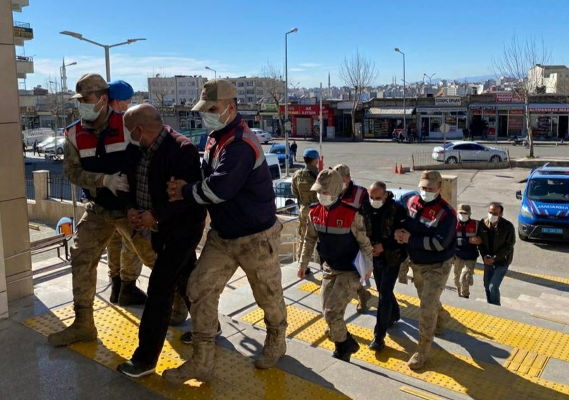 SİVEREK'TE KABLO HIRSIZLARI YAKALANDI