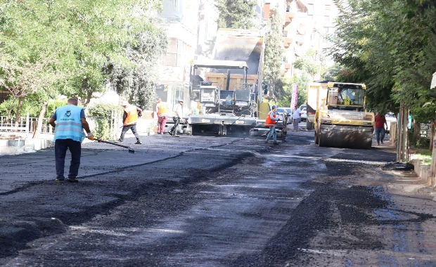 BAŞKAN CANPOLAT TOZSUZ VE ÇAMURSIZ BİR HALİLİYE İÇİN ÇALIŞMALAR ARALIKSIZ SÜRÜYOR 