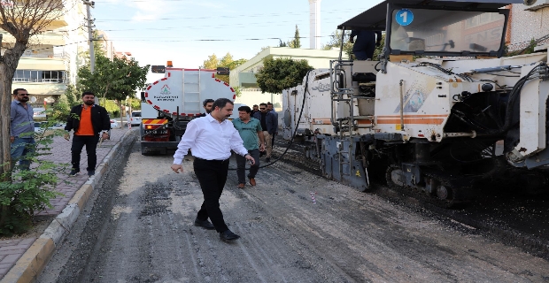 KARAKÖPRÜ’DE YOLLAR ASFALT İLE YENİLENİYOR