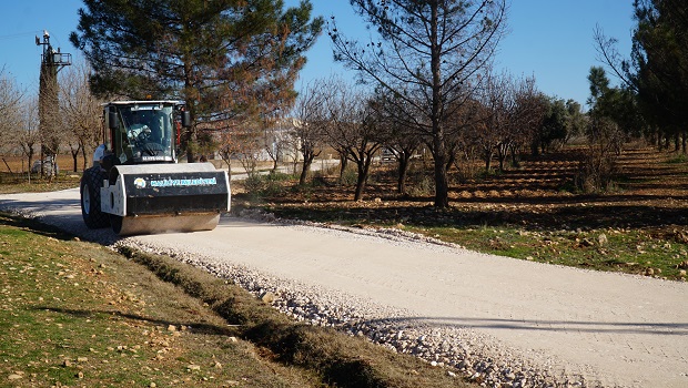 BAŞKAN CANPOLAT KIRSAL MAHALLELERİN ULAŞIM SORUNUNU BİR BİR ÇÖZÜME KAVUŞTURUYOR