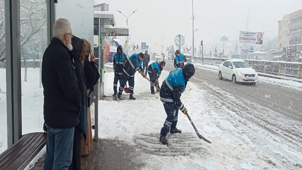 EYYÜBİYE BELEDİYESİ TAM KADRO SAHADA 