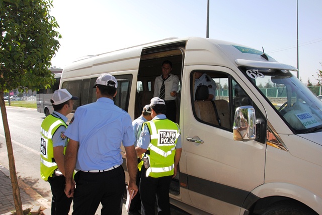 Zabıta, Kaçak Öğrenci Servislerine Göz Açtırmıyor