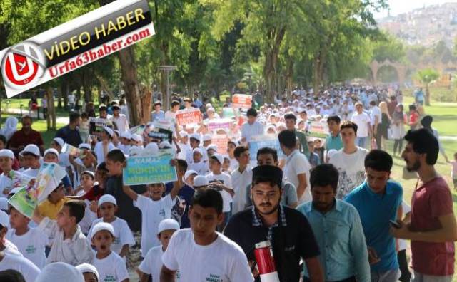 Şanlıurfada Yüzlerce Çocuk Namaz İçin Yürüdü