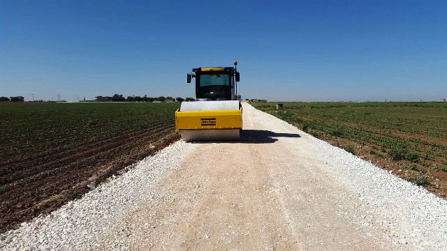 Akçakalede Kırsal Mahallelerin Yol Problemleri Çözülüyor