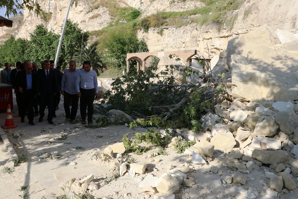 BAŞKAN BEYAZGÜL HEYELAN ALANINI İNCELEDİ