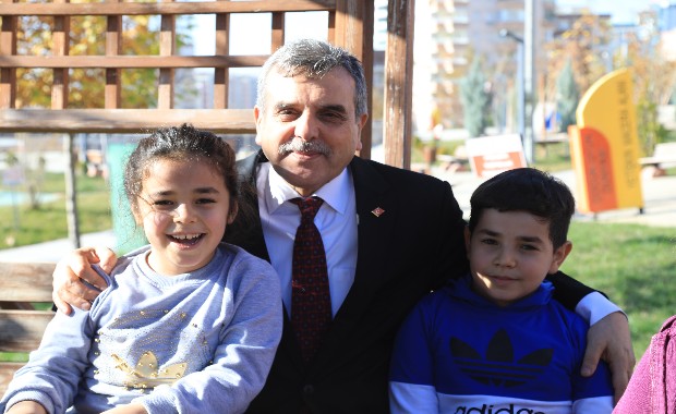 BAŞKAN BEYAZGÜL,ŞANLIURFA SOKAKLARINDA ÇOCUK SESLERİNİN YANKILANDIĞI BİR BAYRAM OLACAK 