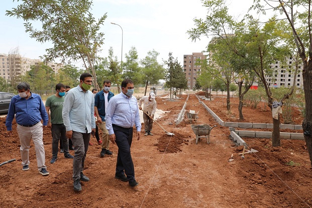 BAŞKAN CANPOLAT, YENİ PARK ALANLARINI YERİNDE DENETLEDİ