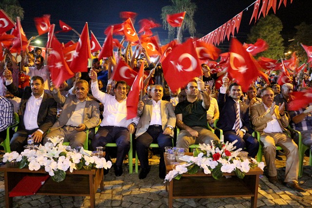 Ceylanpınar'da Muhteşem Demokrasi Şöleni