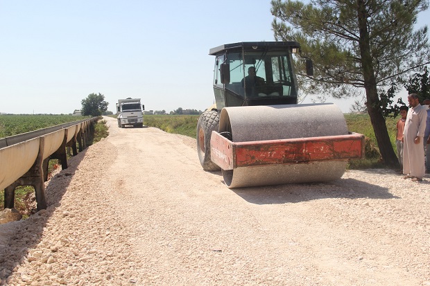 EYYÜBİYE BELEDİYESİ KIRSALDA DA YOL YAPIMINI ARALIKSIZ SÜRDÜRÜYOR. 