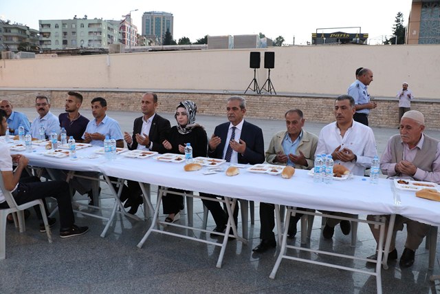 Gazi Ve Şehit Aileleri, Haliliye Belediyesinin İftar Sofrasında Buluştu