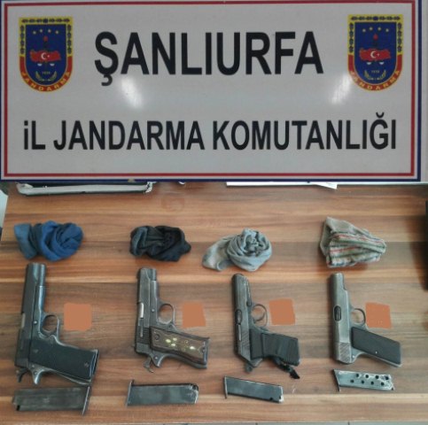 Jandarma Kaçak Silaha El Konuldu