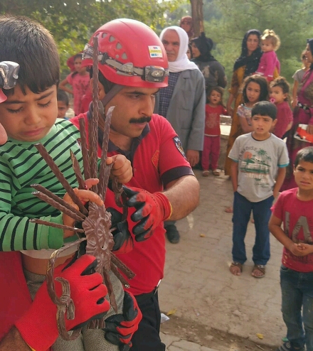 Küçük Muhammed'ın İmdadına İtfaiye Yetişti