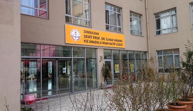 Öğretmenin testi pozitif olunca, 23 öğrenci ve 5 Öğretmeni Karantinaya Alındı