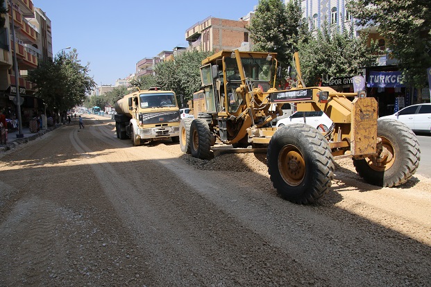 ŞANLIURFA BÜYÜKŞEHİR İLE GENİŞ CADDELERE KAVUŞUYOR 