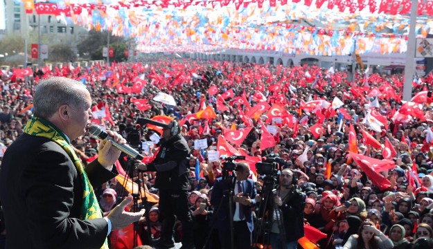 ŞANLIURFALILAR CUMHURBAŞKANINI BAĞRINA BASTI