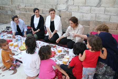 Sema Çiftçi, İftarda Ailelerin Evine Konuk Oluyor