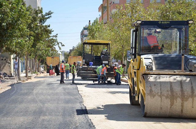 Siverekte Sıcak Asfalt Çalışmaları Sürüyor