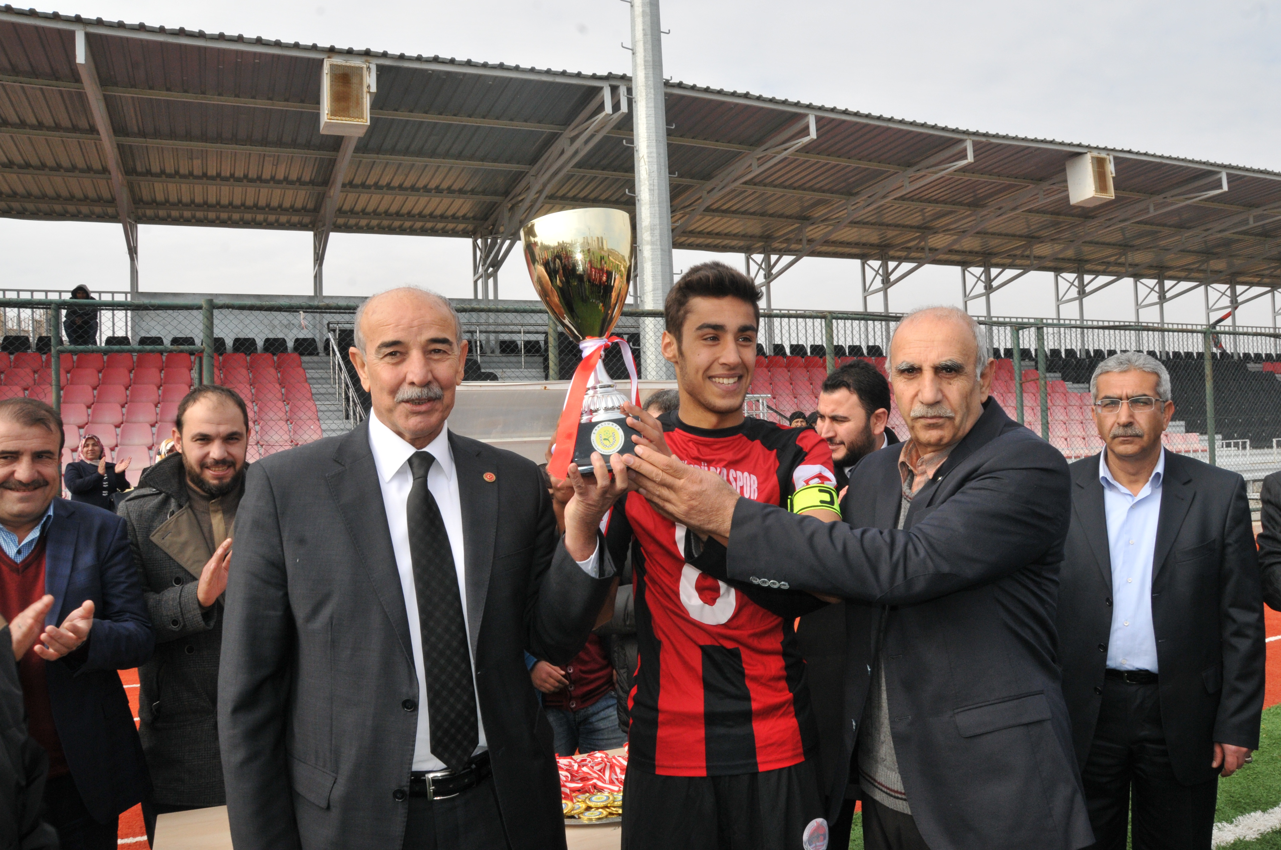 U17 Ligi Şampiyonu Karaköprü Belediye Spor 