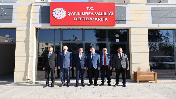 VALİ ŞILDAK’TAN DEFTERDARLIK VE VERGİ DAİRESİNE ZİYARET