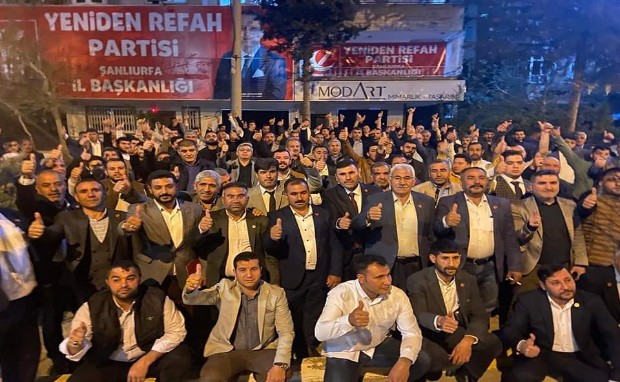 YENİDEN REFAH PARTİSİNE COŞKULU KATILIM